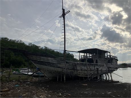 2010 Pinishi 25m Project Boat