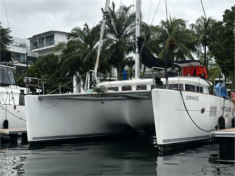 2010 Lagoon 400 Sailing Catamaran for Sale in Singapore