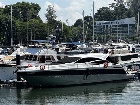 2007 Pershing 62 high performance motor yacht