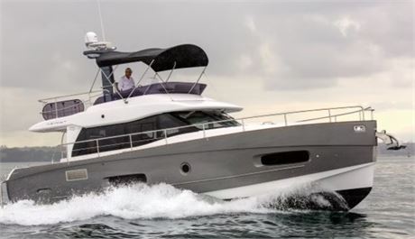 2017 Azimut Magellano 43 Flybridge Powerboat for Sale in Singapore